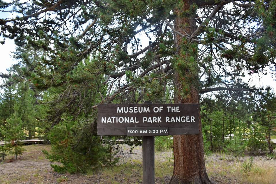 Yellowstone National Park_莊宜靜 (3)到了現場才知道明信片上的美景都是真實的!-14
